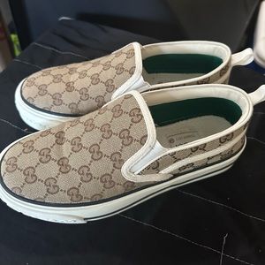 Authentic GUCCI Tennis shoes/ slip on.